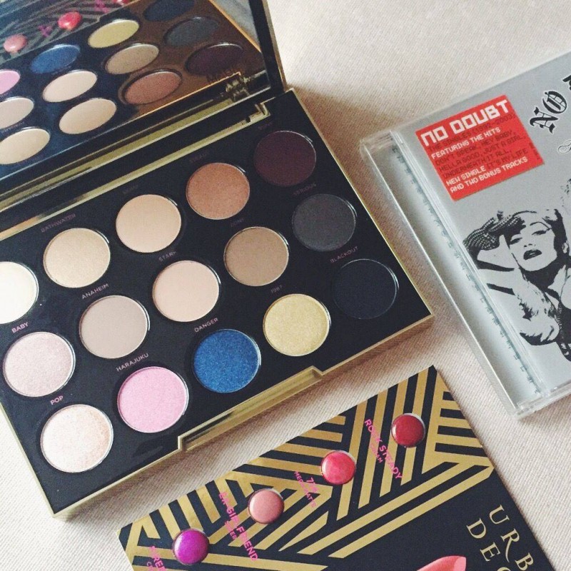 A picture of Urban Decay Gwen Stefani eyeshadow palette