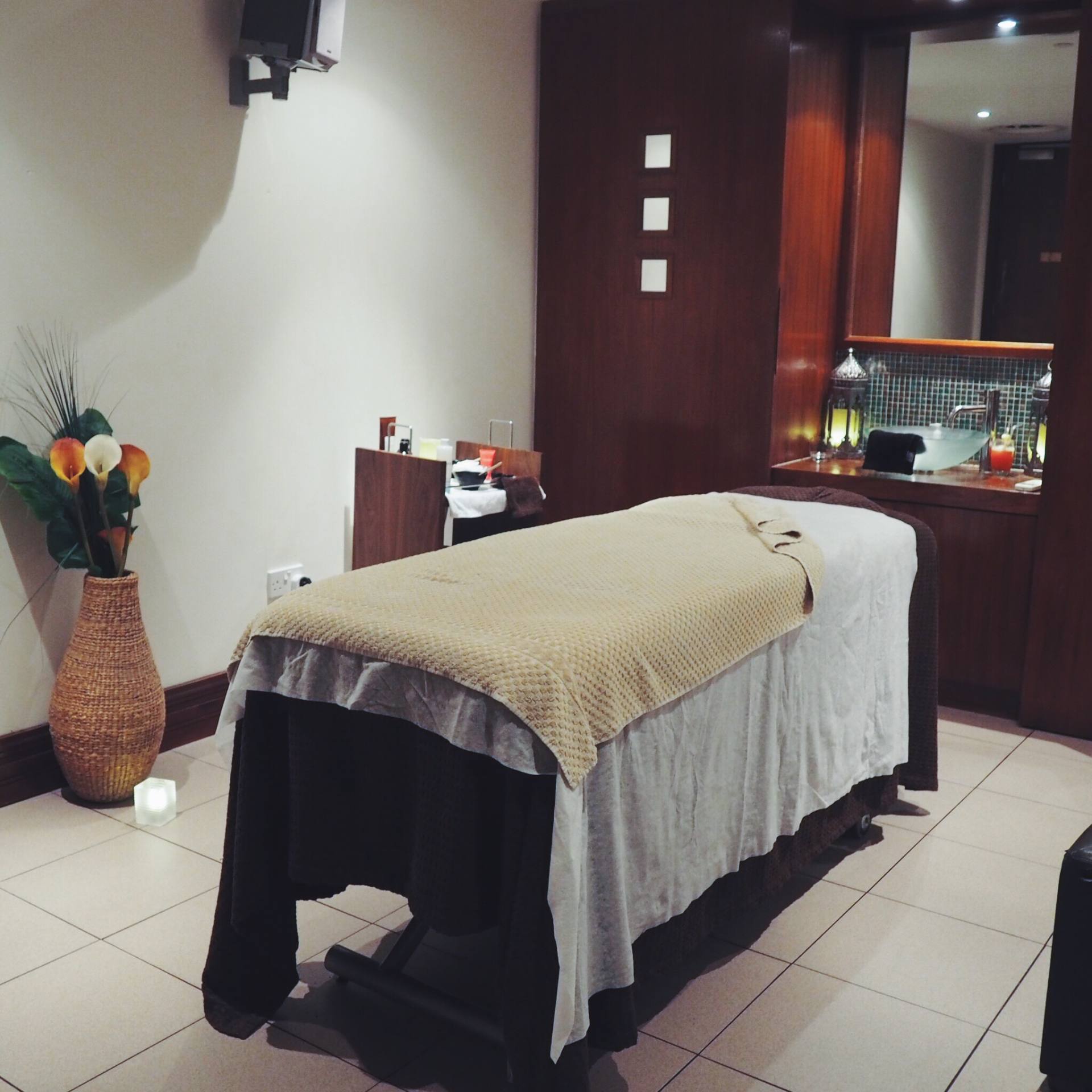 A picture of a beauty treatment room at a spa
