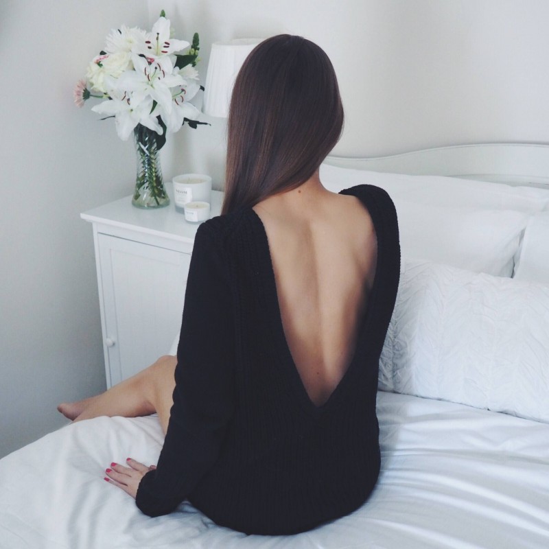 A girl wearing a Zara backless jumper/post about self-acceptance